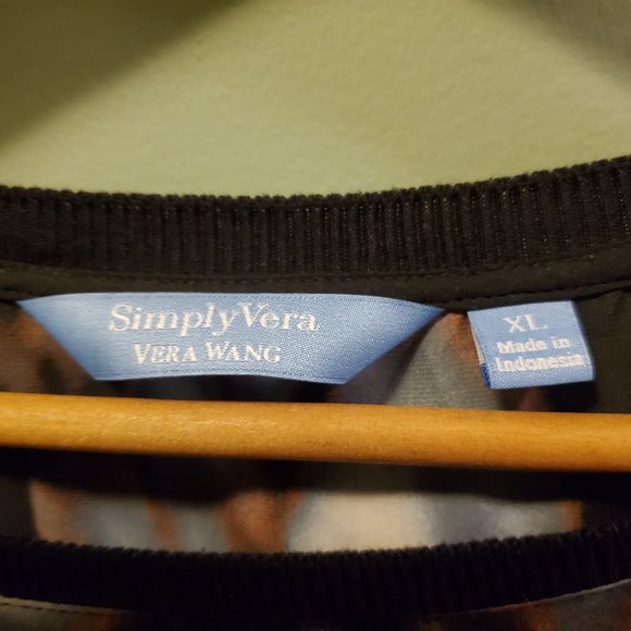 Simply Vera Abstract Top - Picture 6 of 7